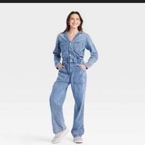 💕Universal Thread Blue Jumpsuit with Classic Design size 2